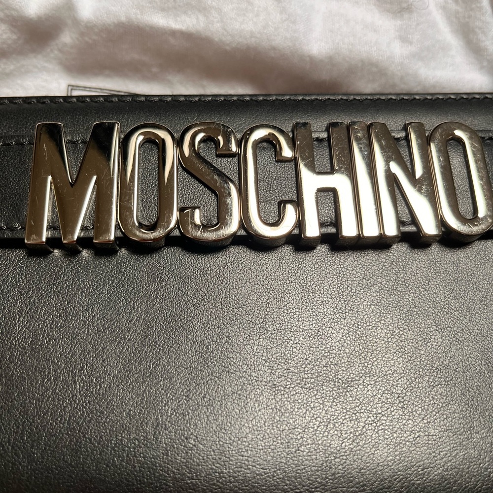 MOSCHINO black calf leather zipped wallet that could double as a clutch - Picture 2 of 11